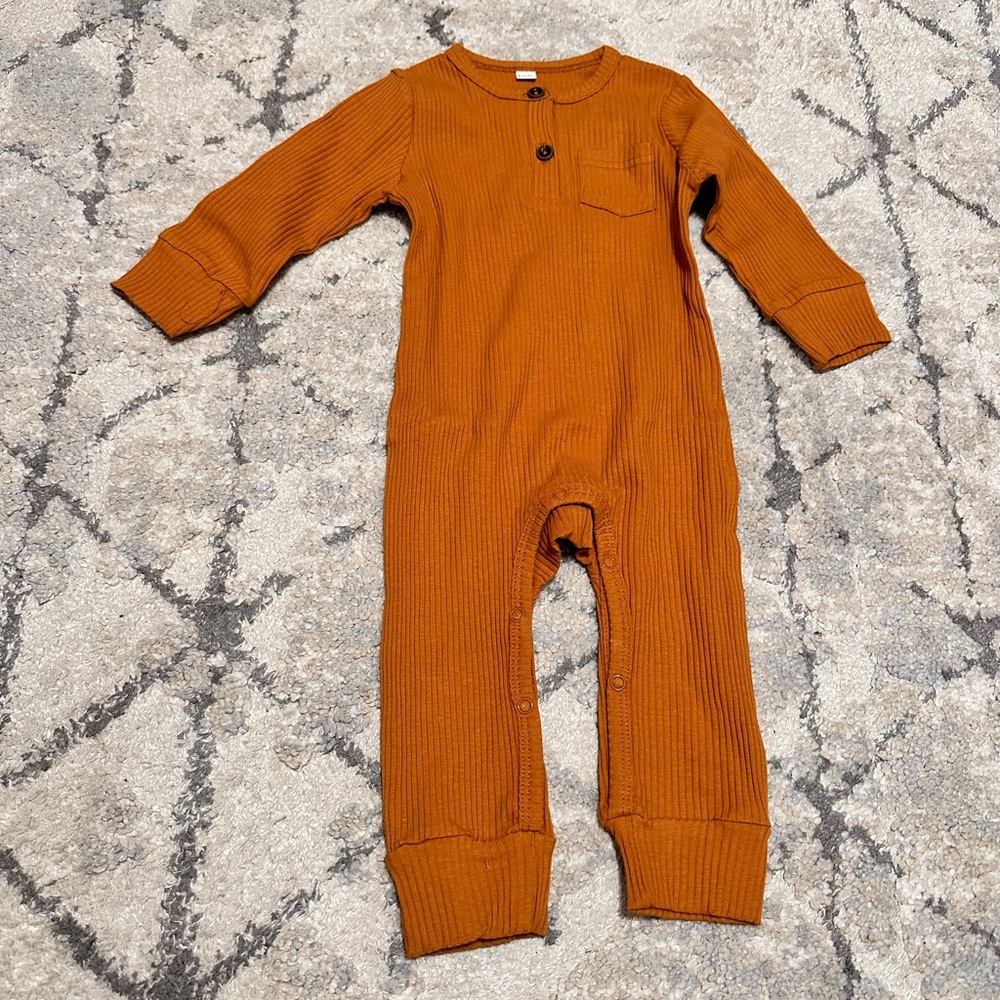 Baby romper 🧡